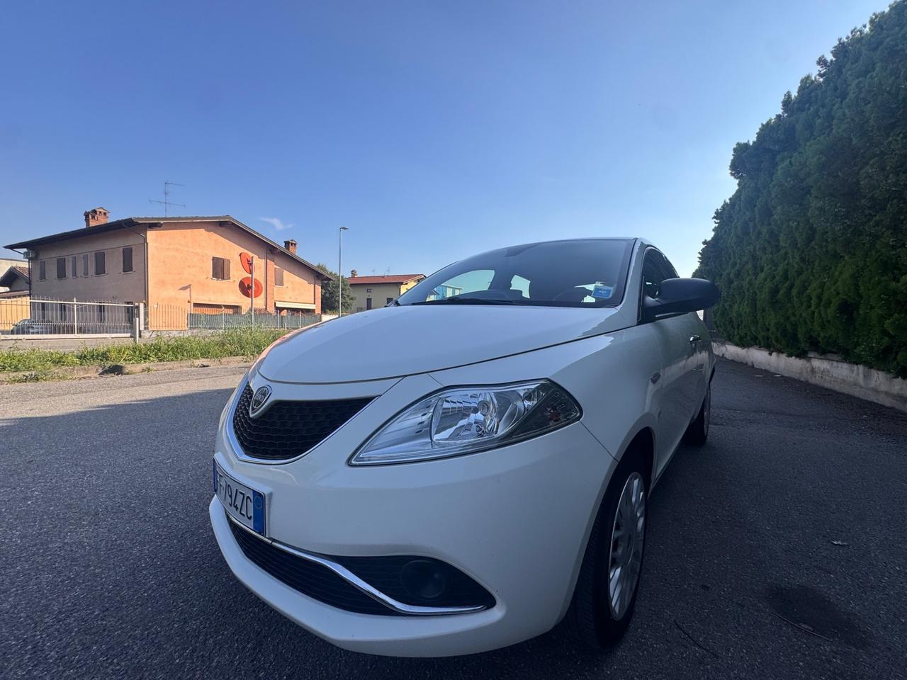 Lancia Ypsilon 1.2 69 CV 5 porte GPL Ecochic Silver