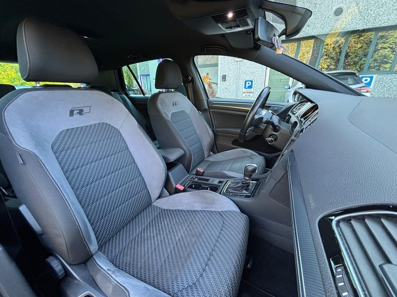 Volkswagen Golf 1.4 TSI 125CV DSG 5p. Executive BlueMotion Technology R-LINE