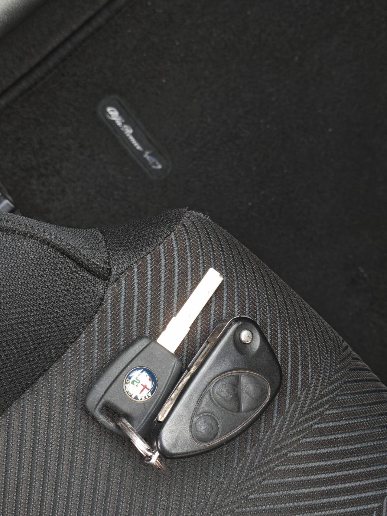 Alfa Romeo 147 1.6 BENZINA 120cv / 71.000km / Unipro