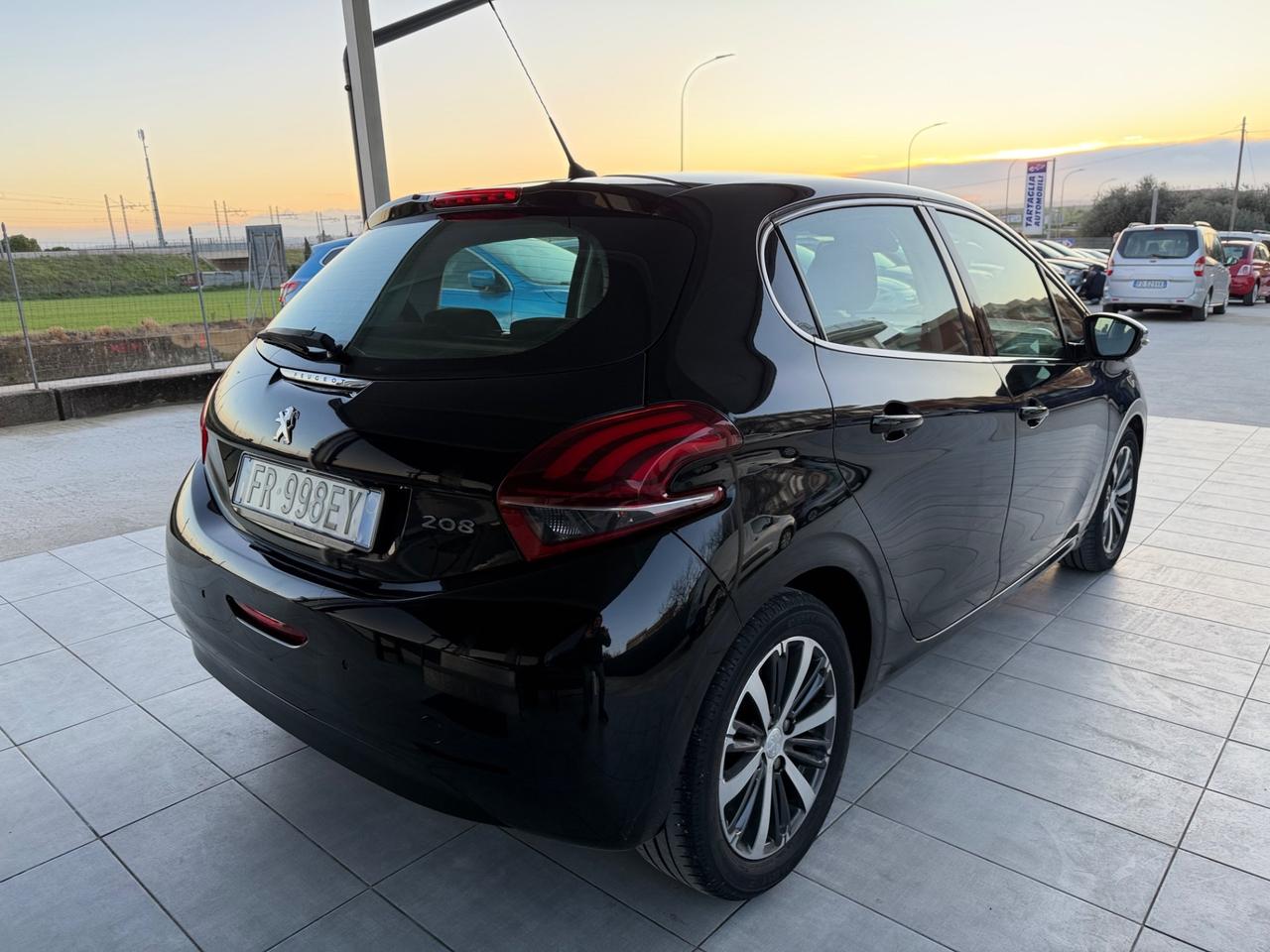 Peugeot 208 PureTech 82 5p. GPL Allure