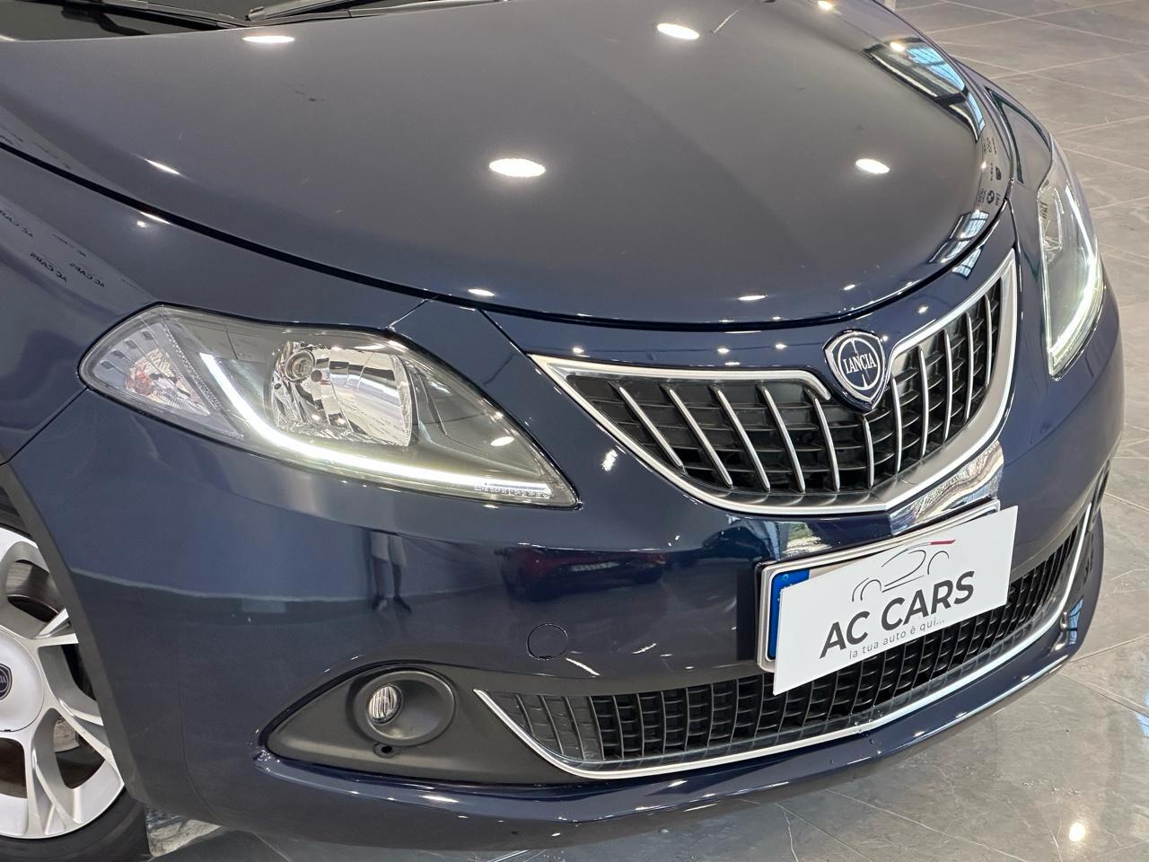 Lancia Ypsilon 1.0 FireFly 5 porte S&S Hybrid Ecochic Silver