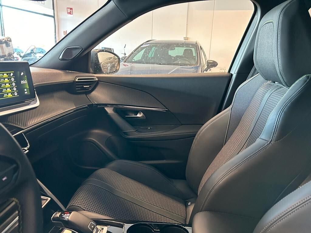 Peugeot 2008 GT LINE PureTech 130 EAT8 SPOTICAR
