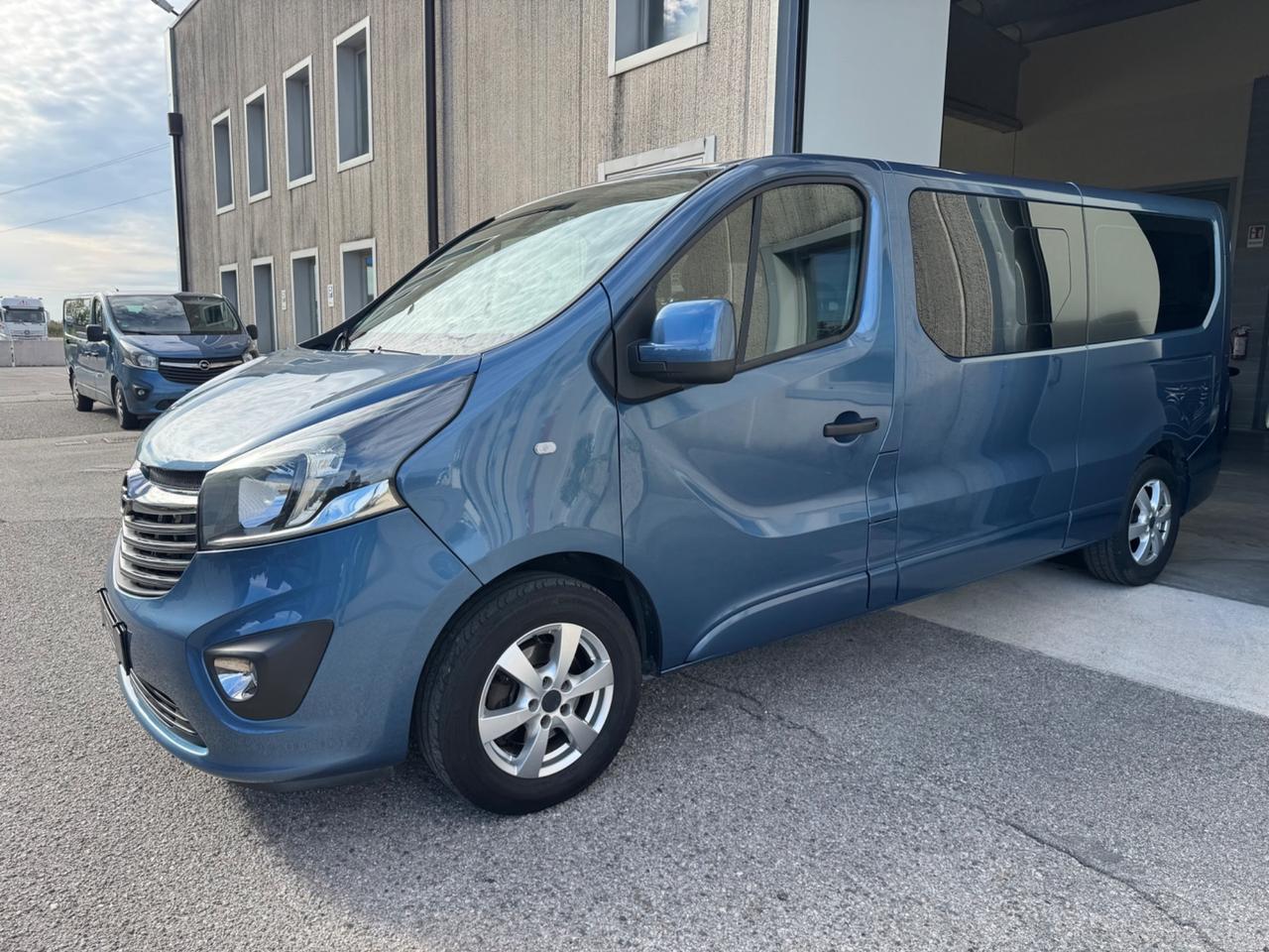 Opel Vivaro 9 posti passo lungo