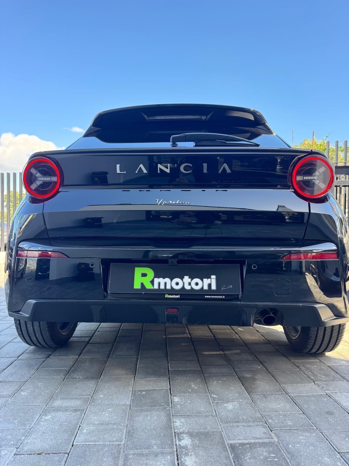 Lancia Ypsilon Hybrid e-DCT LX