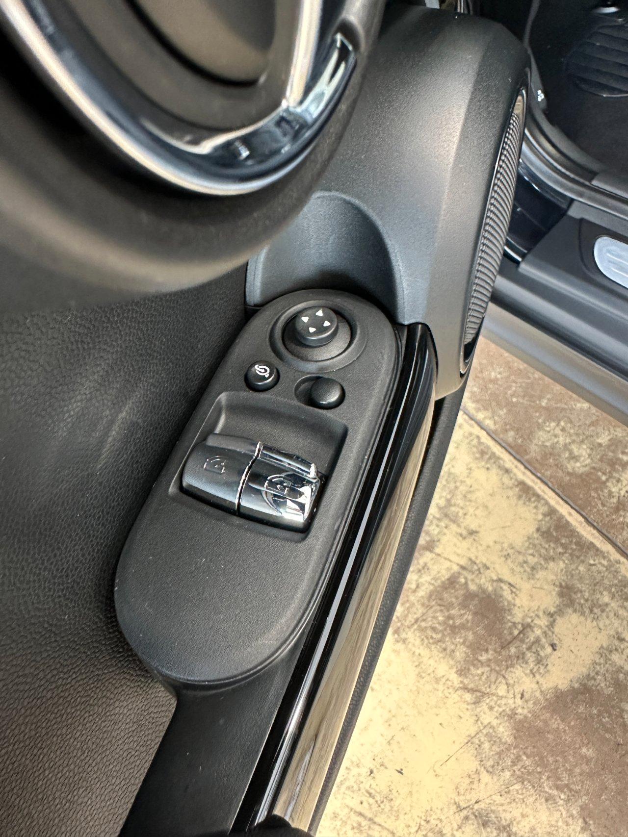 Mini 3 Porte Cooper SE Classic Full Electric Auto - LED-16"-Camera-Keyless-Carplay-IVA