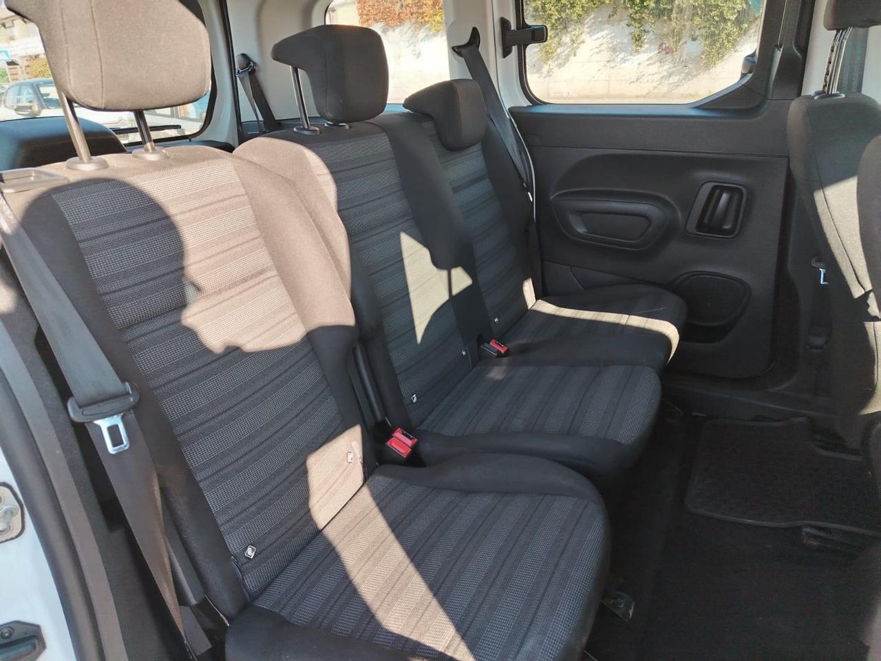 Opel Combo Life 1.5D 130 CV S&S AT8 Innovation anche per NEOPATENTATI