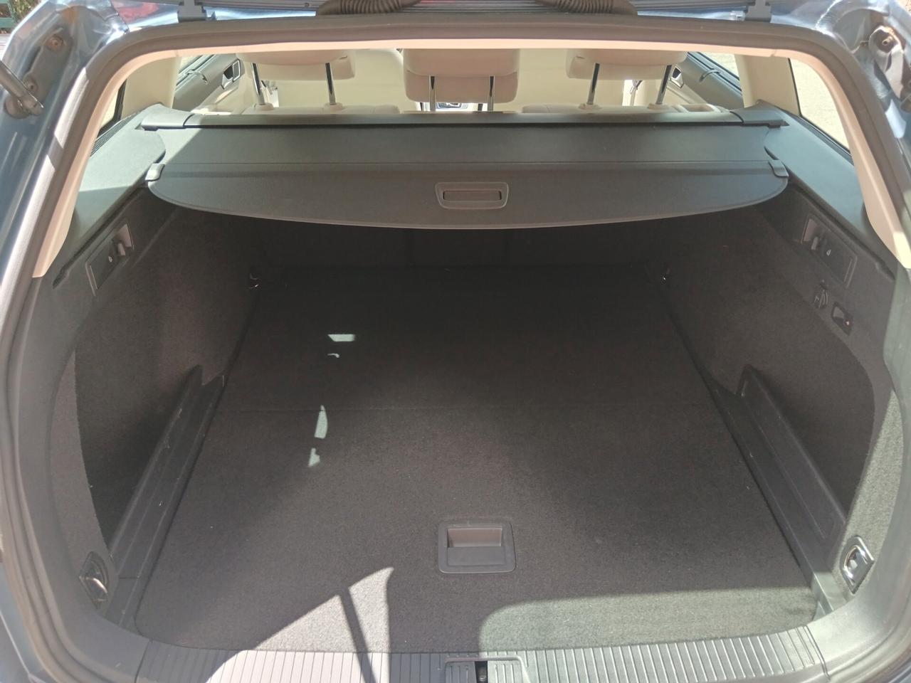Volkswagen Passat 1.6 TDI 120CV TETTO APRIBILE