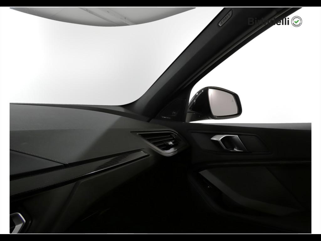 BMW Serie 1 (F40) - M 135i xDrive