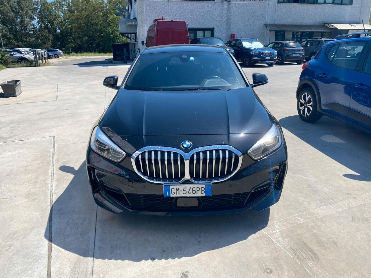 Bmw 116 116d 5p. Msport