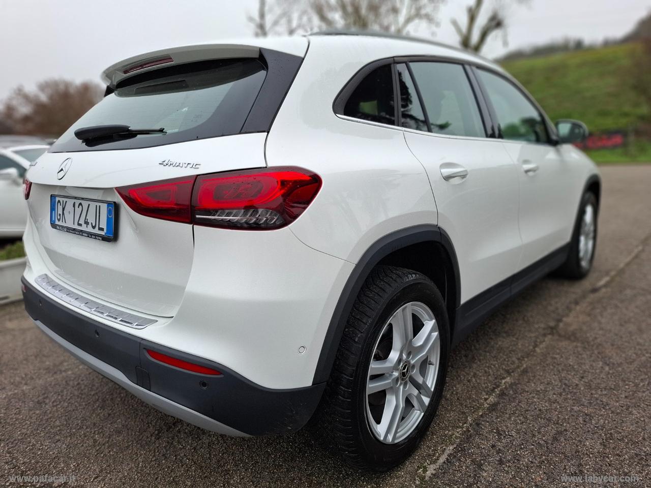 MERCEDES-BENZ GLA 200 d Automatic 4Matic Sport