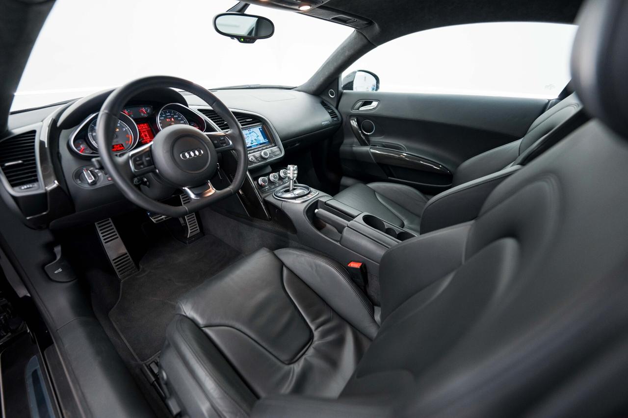 Audi R8 4.2 V8 FSI quattro R tronic IVA ESPOSTA