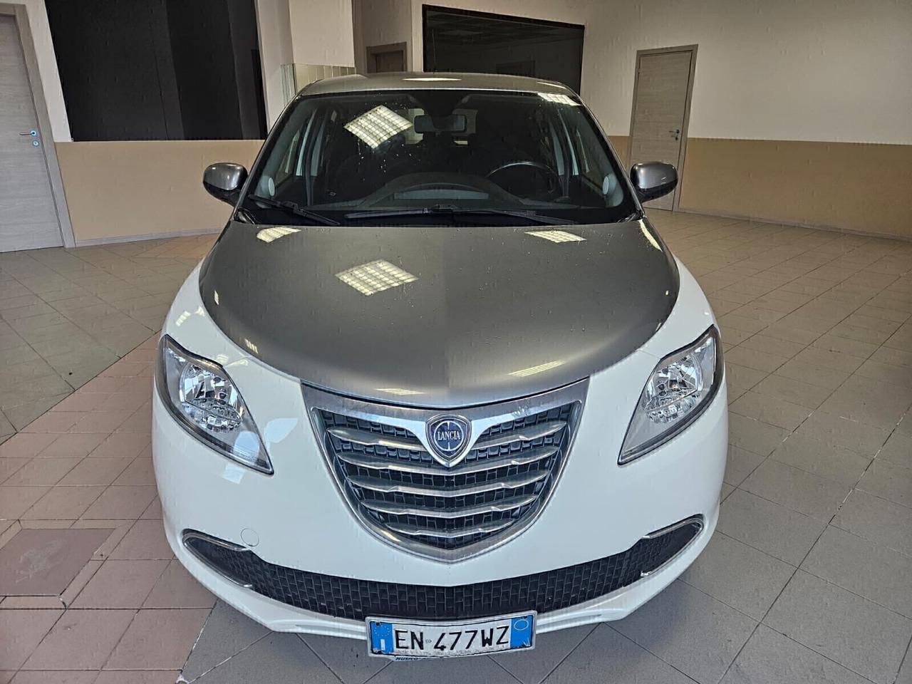 Lancia Ypsilon 1.2 69 CV 5 porte GPL Ecochic Silver