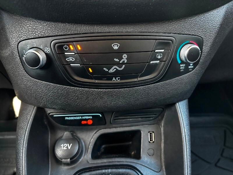 FORD Tourneo Courier 1ªs Tourneo Courier 1.5 T...