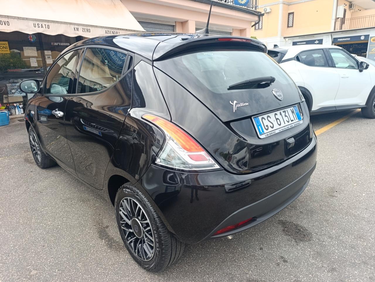 LANCIA YPSILON HYBRID PLATINO PREZZO REALE