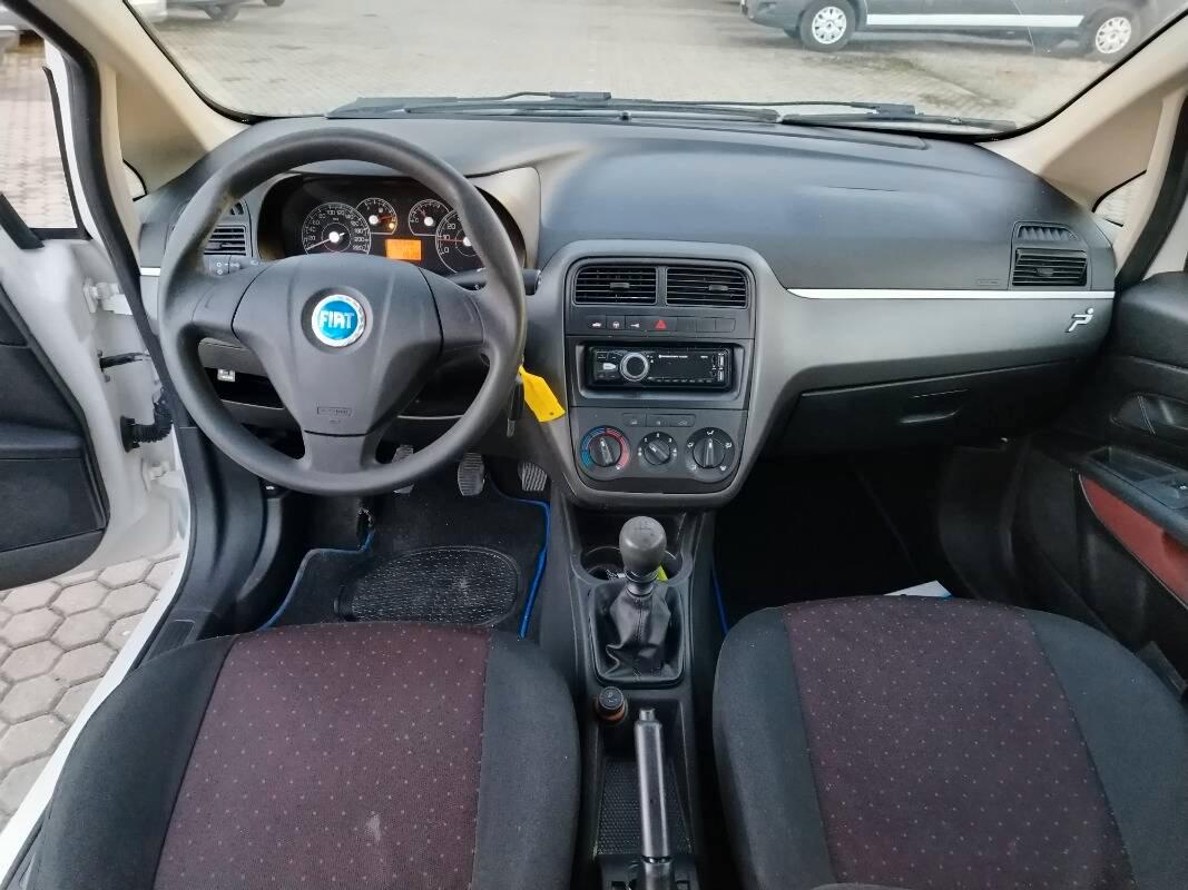 Fiat Punto 1.4 Dynamic 77cv 5p