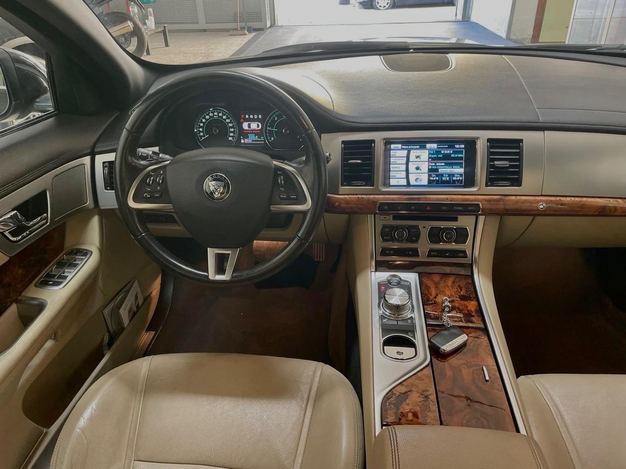 Jaguar XF 3.0 DS V6 Luxury