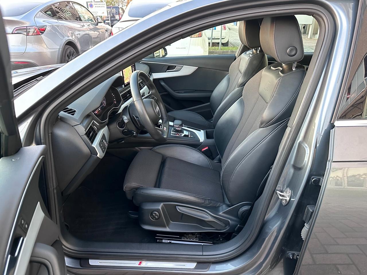 Audi A4 40TDI QUATTRO! S-LINE INT/EST! FARI MATRIX