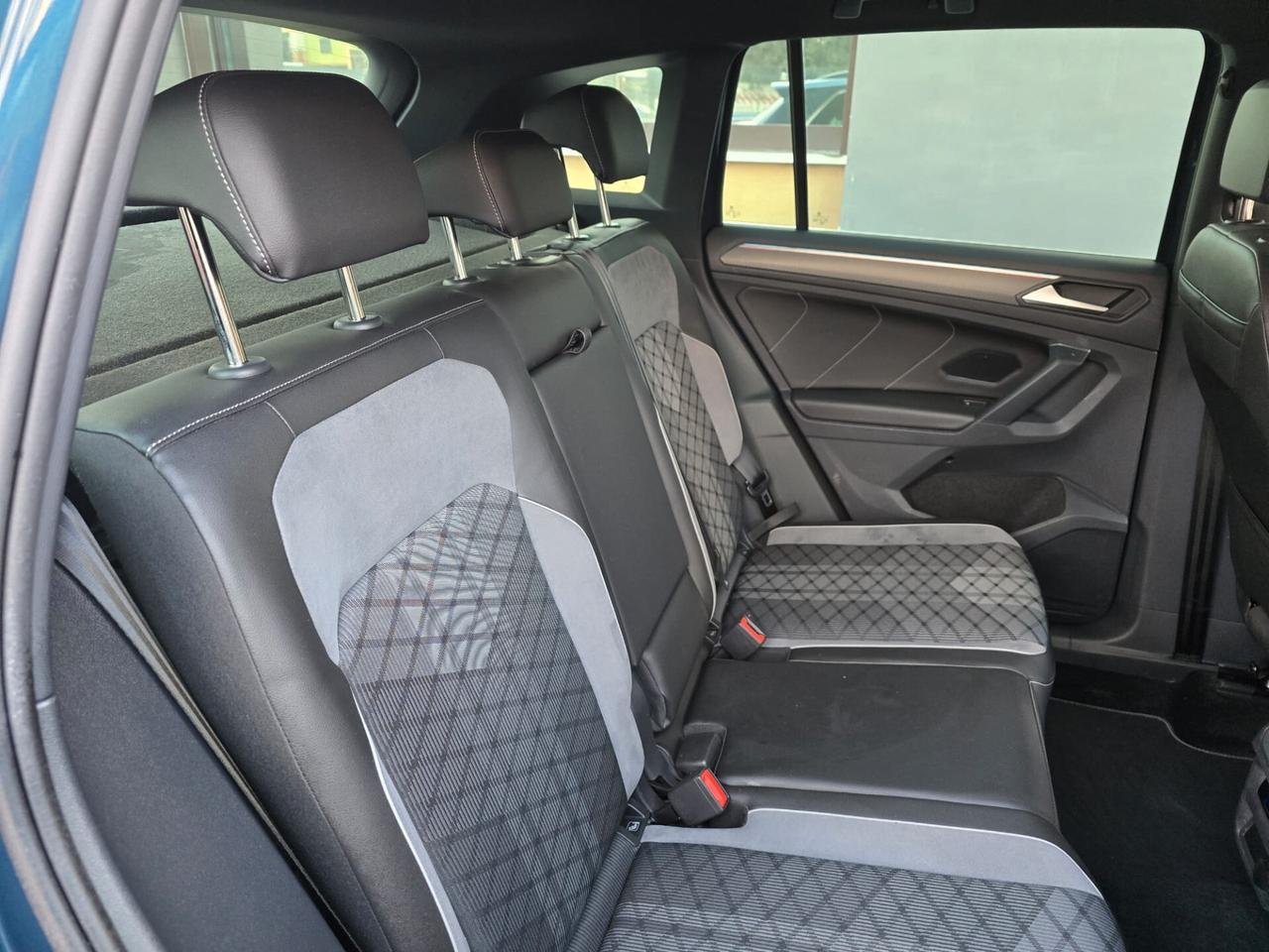 Volkswagen Tiguan 2.0 TDI 150 CV SCR DSG R-Line