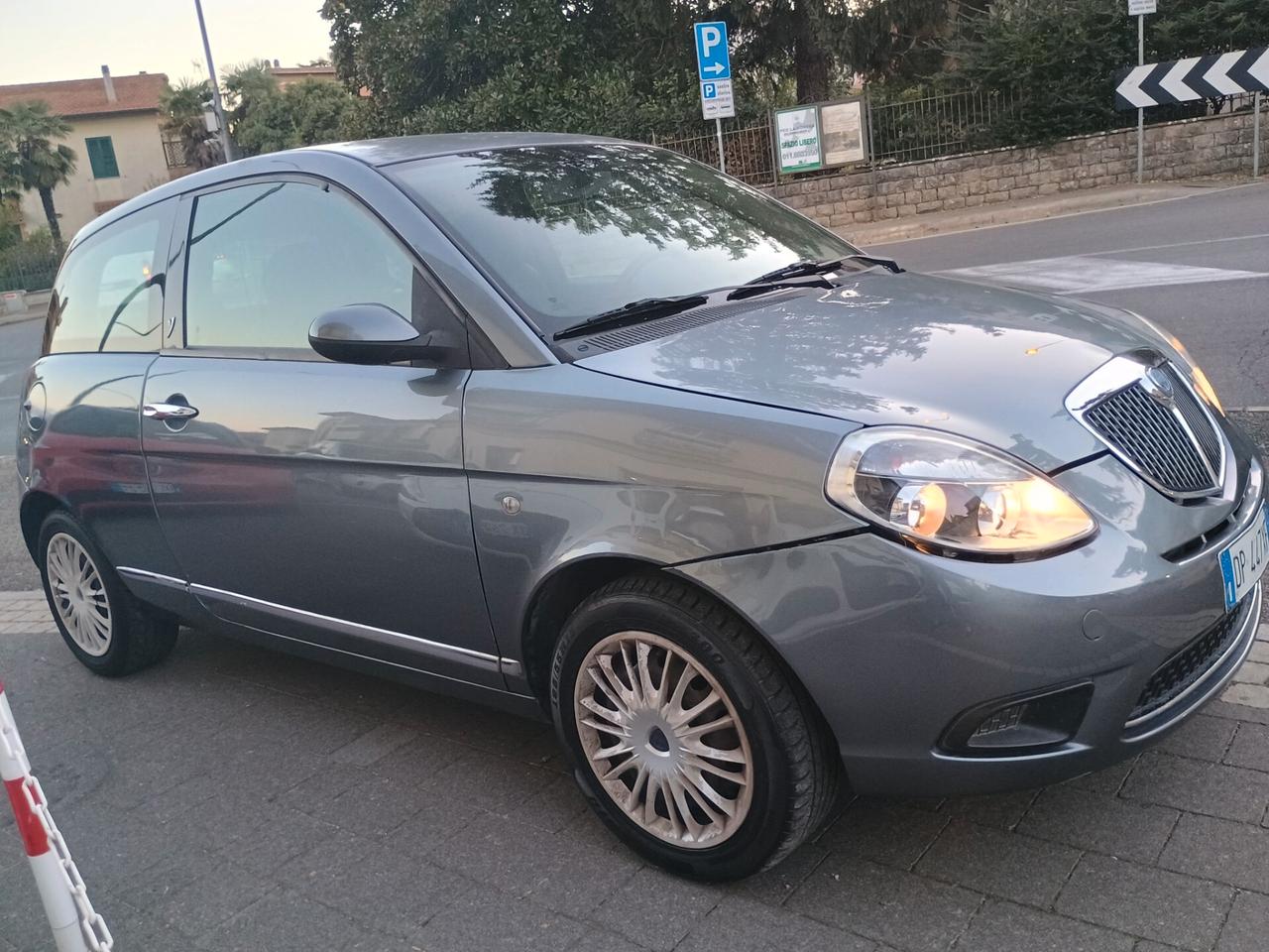 Lancia Ypsilon 1.2 Oro