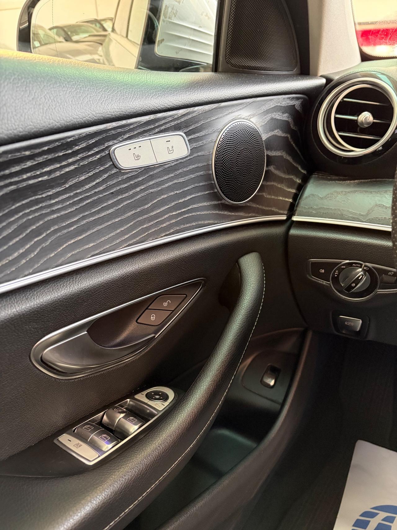 Mercedes-benz E 220 4 Matic Premium Plus