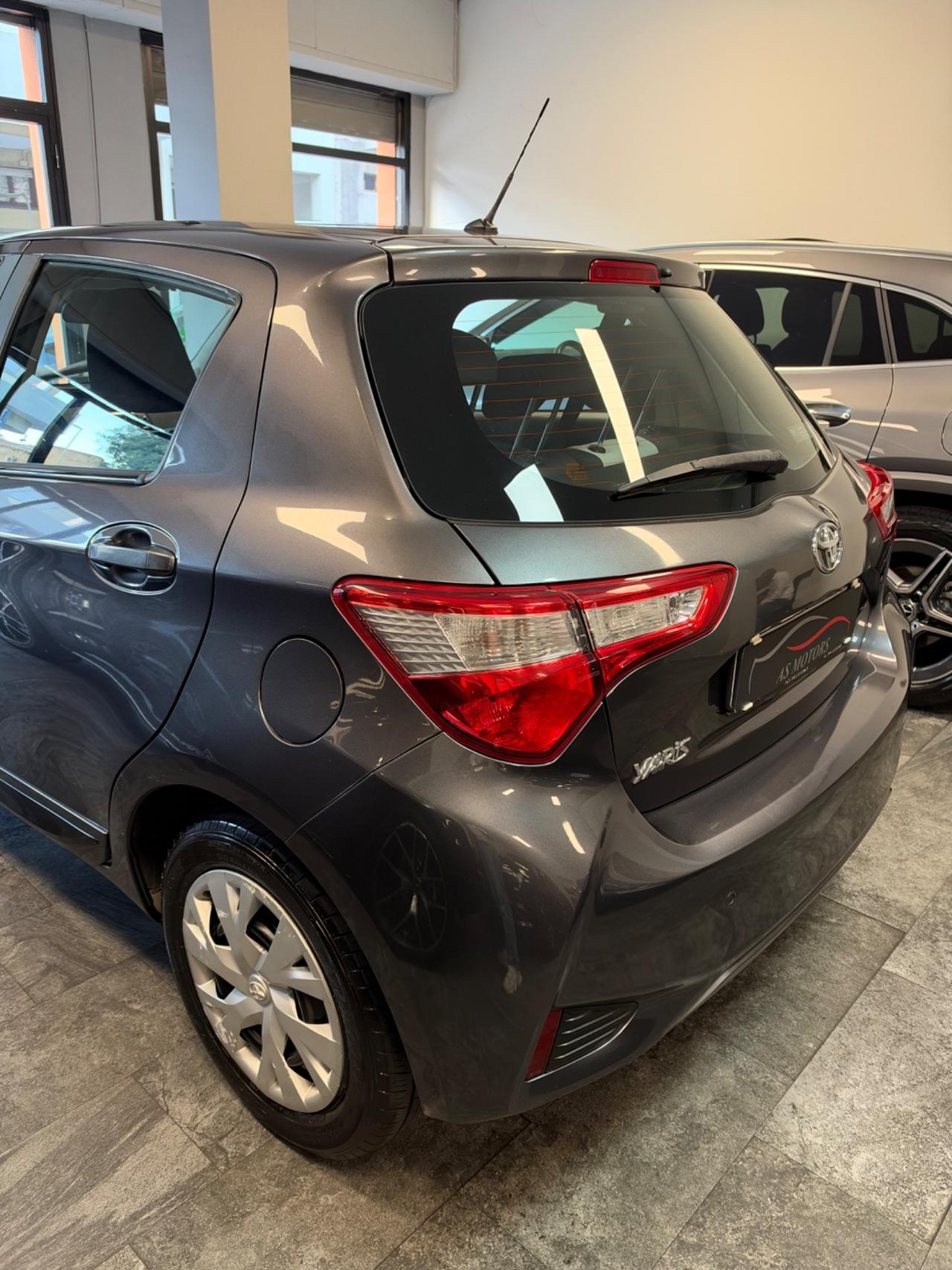 Toyota Yaris 1.0 72 CV 5 porte Lounge