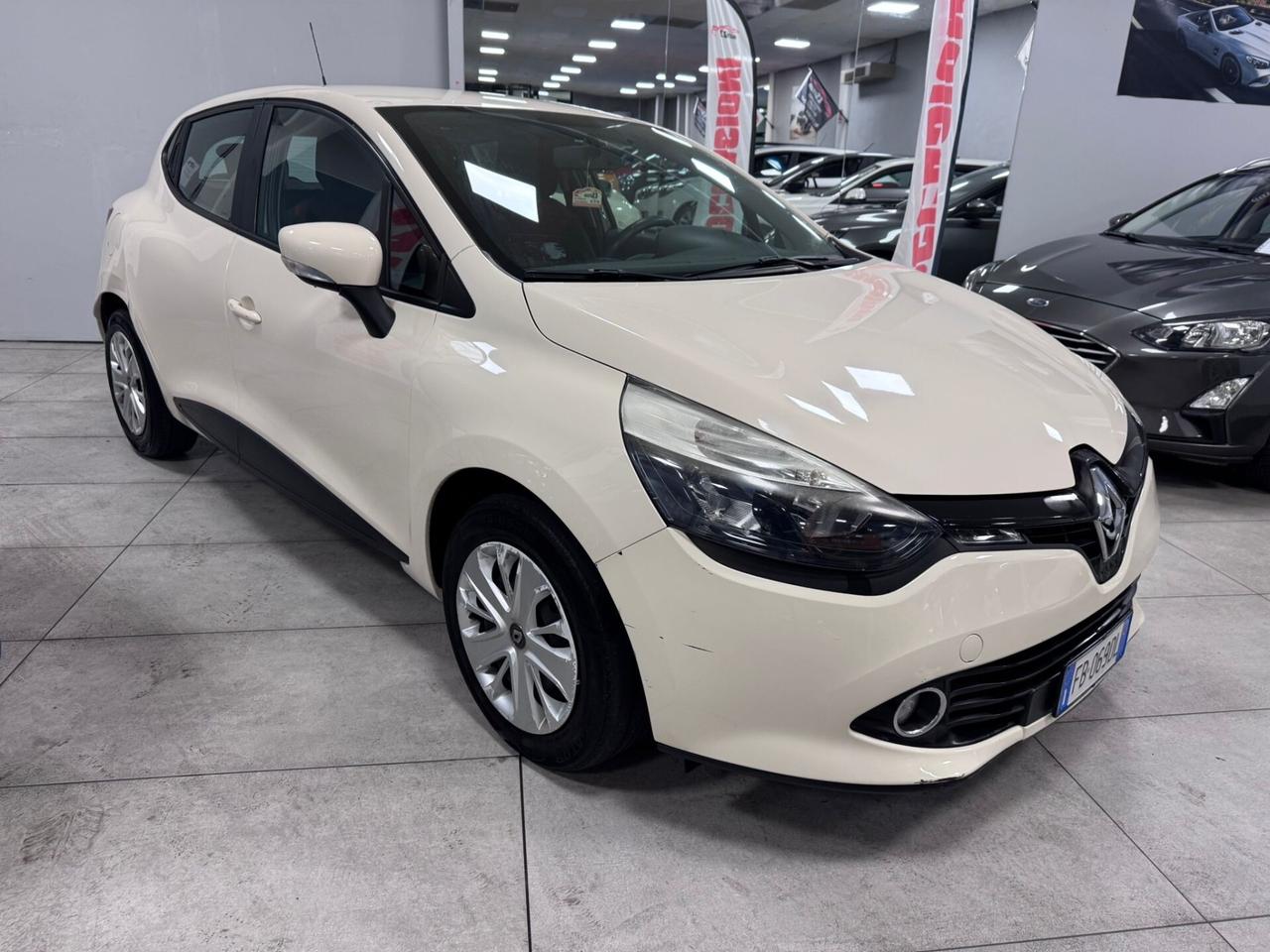 Renault Clio 1.2 75CV 5 porte Live Ok Neopatentati