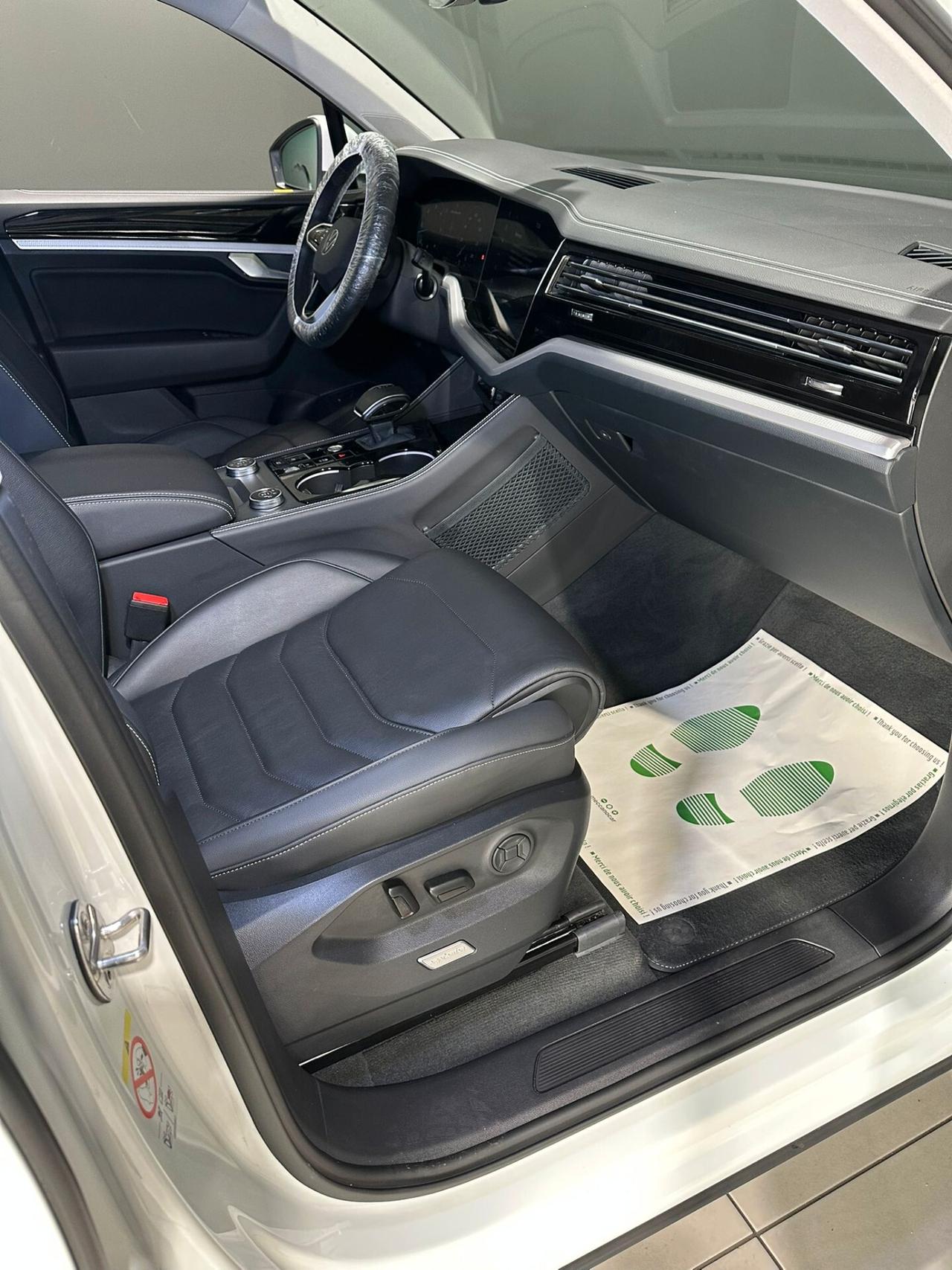 Volkswagen Touareg 3.0 V6 3.0 tdi TIPTRONIC 4MOTION