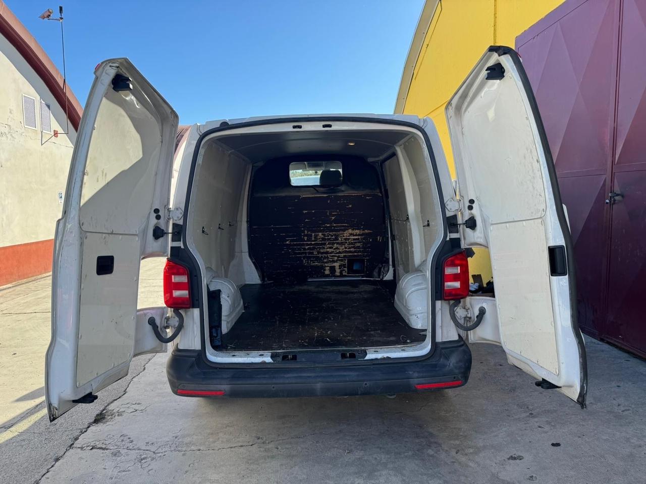 Volkswagen T6 Transporter 2.0TDI clima - 2017