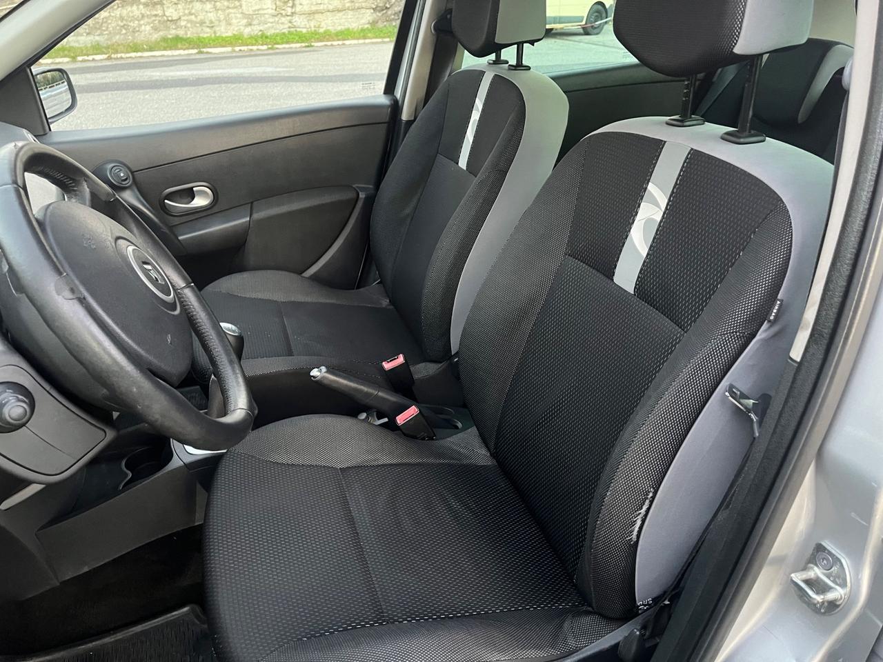 Renault Clio 1.2 16V 5 porte