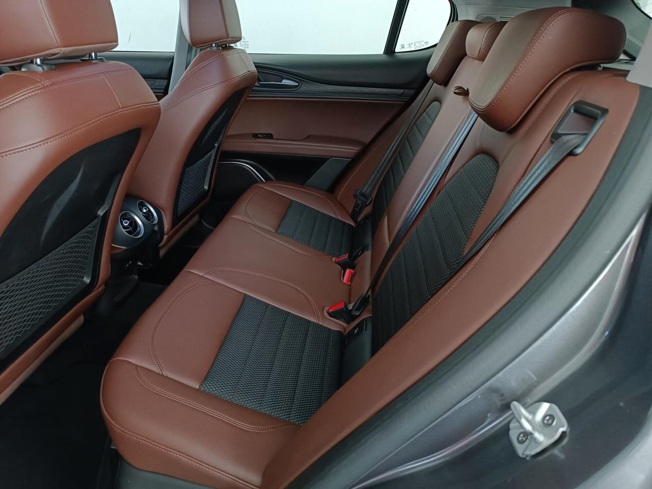 Alfa Romeo Stelvio 2.2 Turbodiesel 160 CV AT8 RWD Sport-Tech