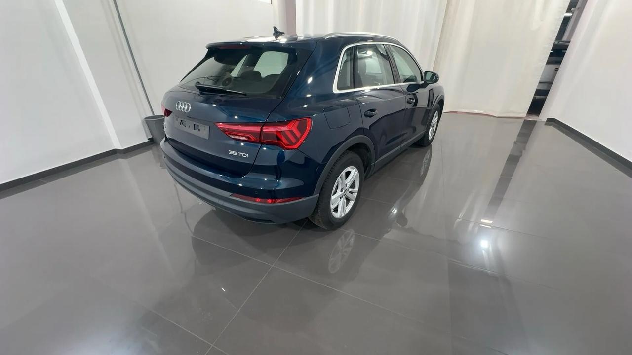 Audi Q3 35 TDI S tronic Business