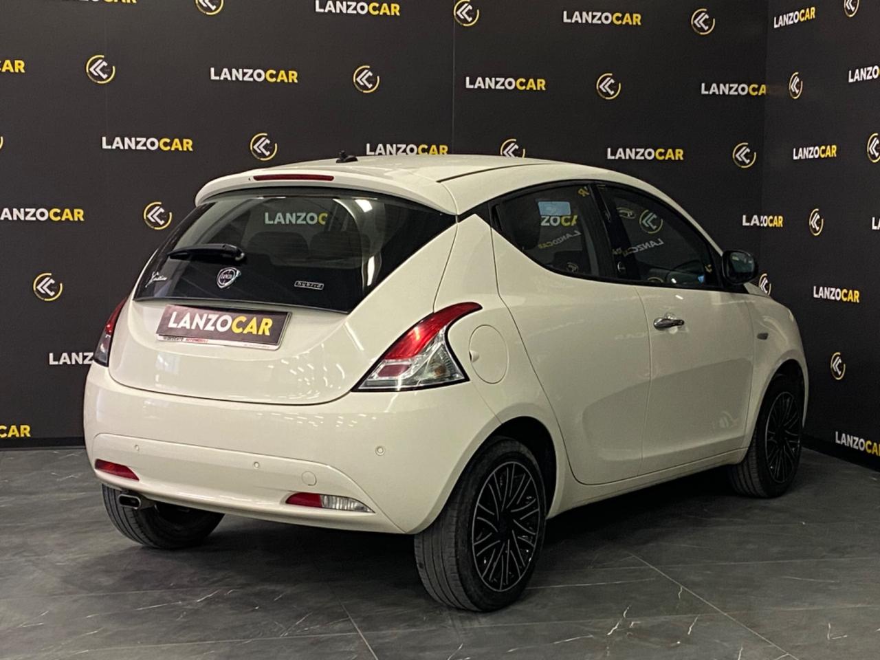 Lancia Ypsilon 1.0 *IBRIDA*GOLD*WHITE*