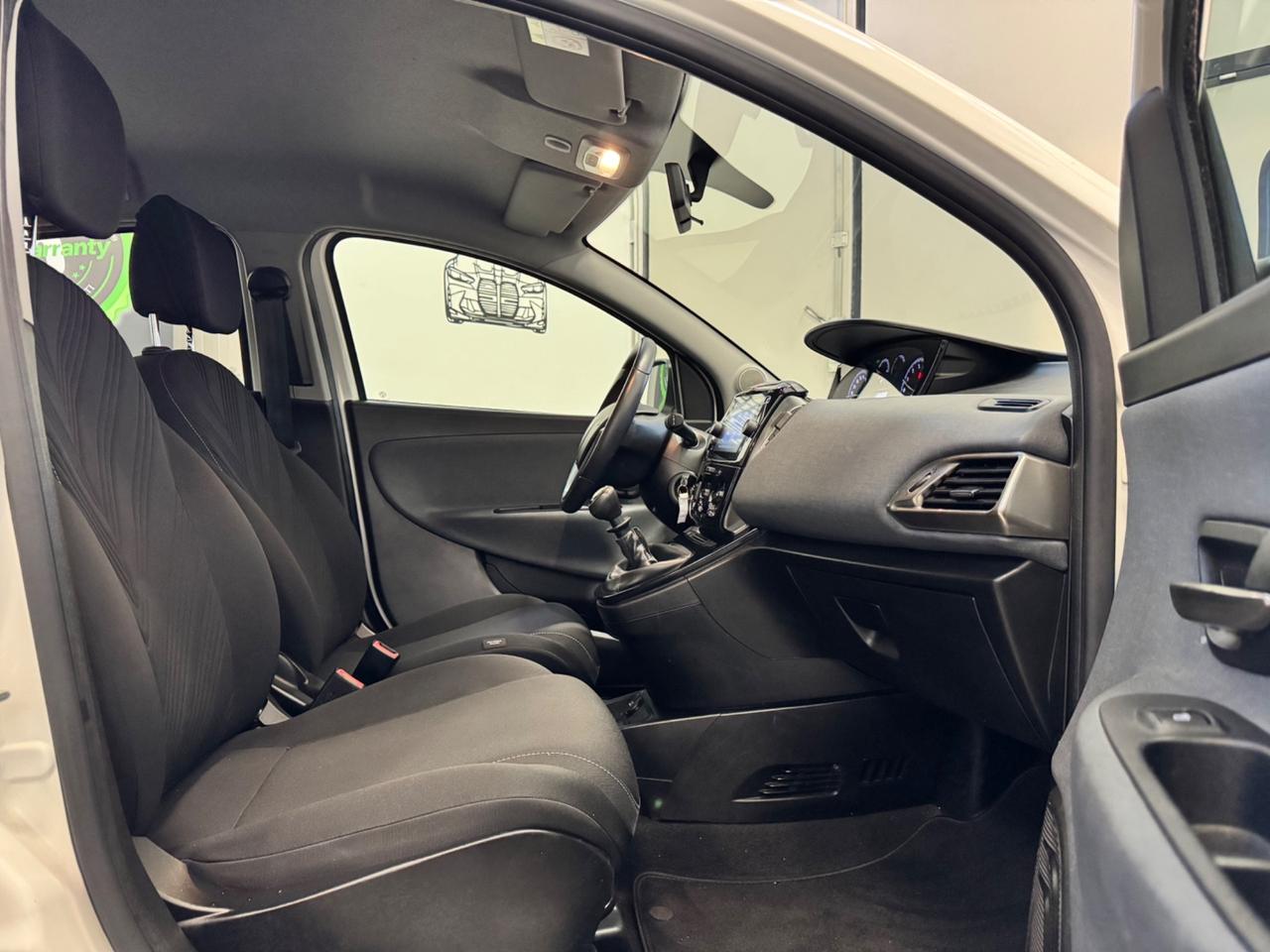 Lancia Ypsilon 1.0 FireFly 5 porte S&S Hybrid Ecochic Gold