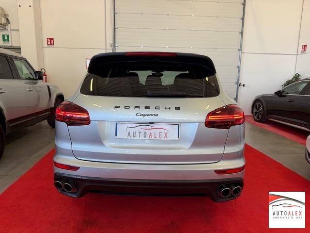 PORSCHE - Cayenne - 3.0 Diesel Platinum Edition