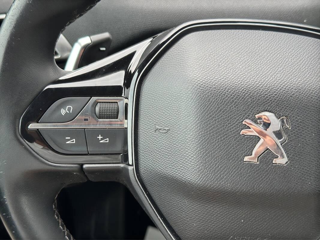 Peugeot 3008 II 1.5 bluehdi Allure Pack 130cv AUTOMATICA E CARPLAY