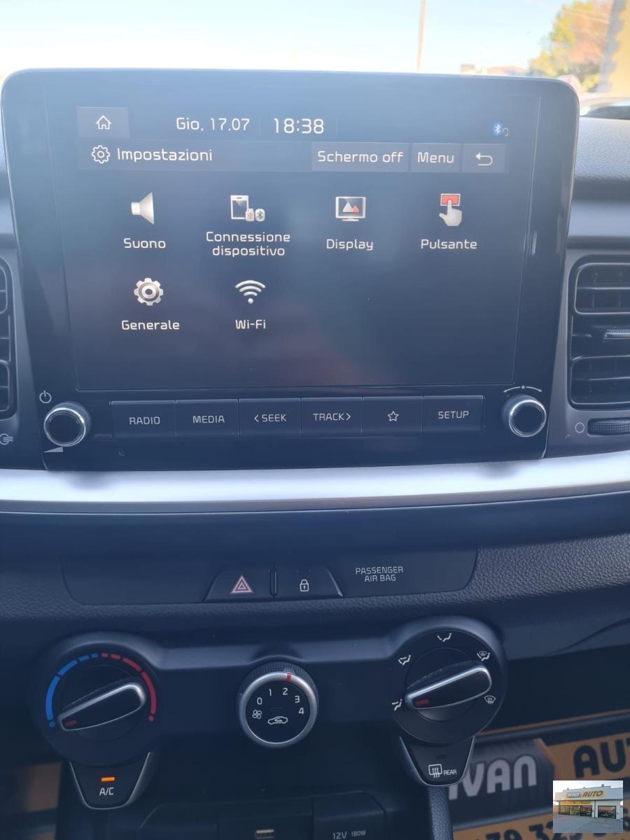 KIA Stonic 1.2 Benzina-Neopatentati-Anno 2022