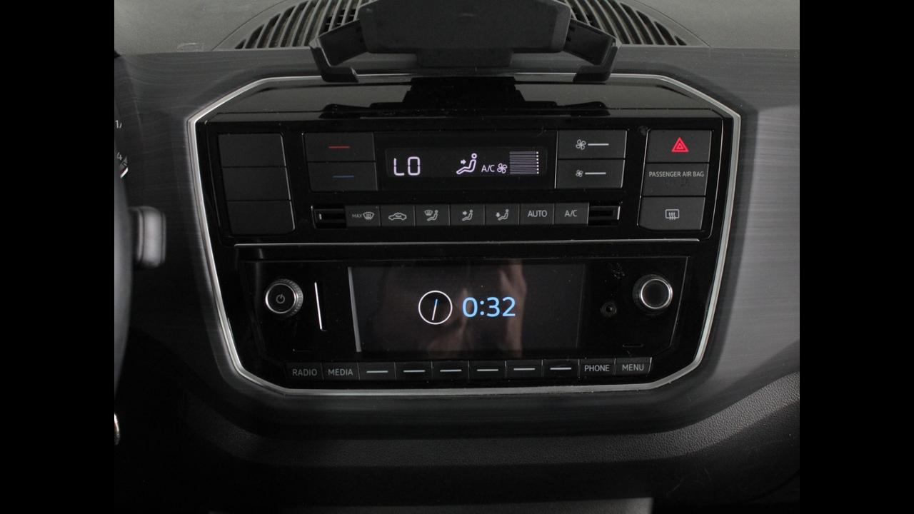 VOLKSWAGEN up! 5p 2017 - up! 5p 1.0 Cross up! 75cv