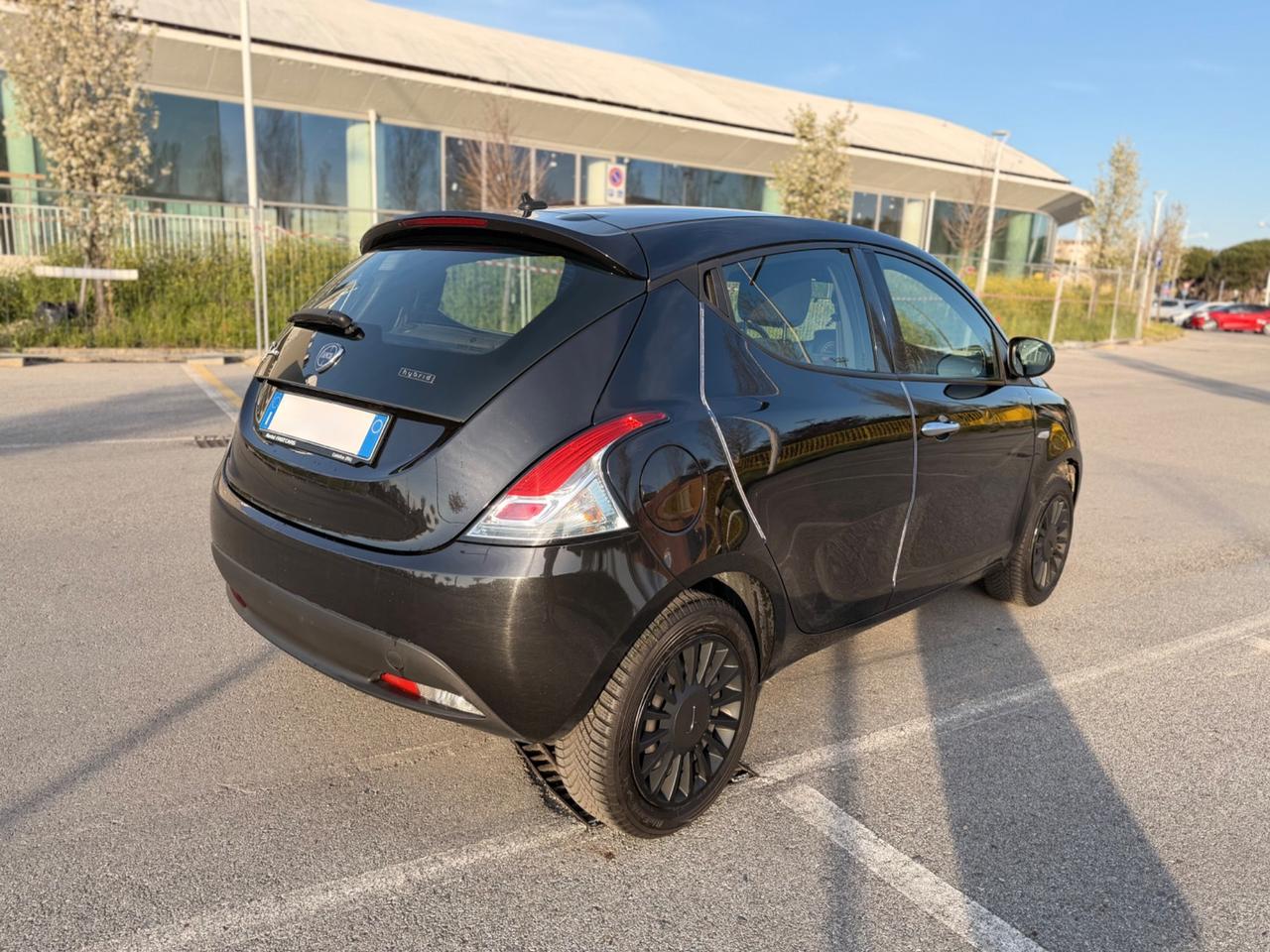 Lancia Ypsilon 1.0 FireFly 5 porte S&S Hybrid Alberta Ferretti