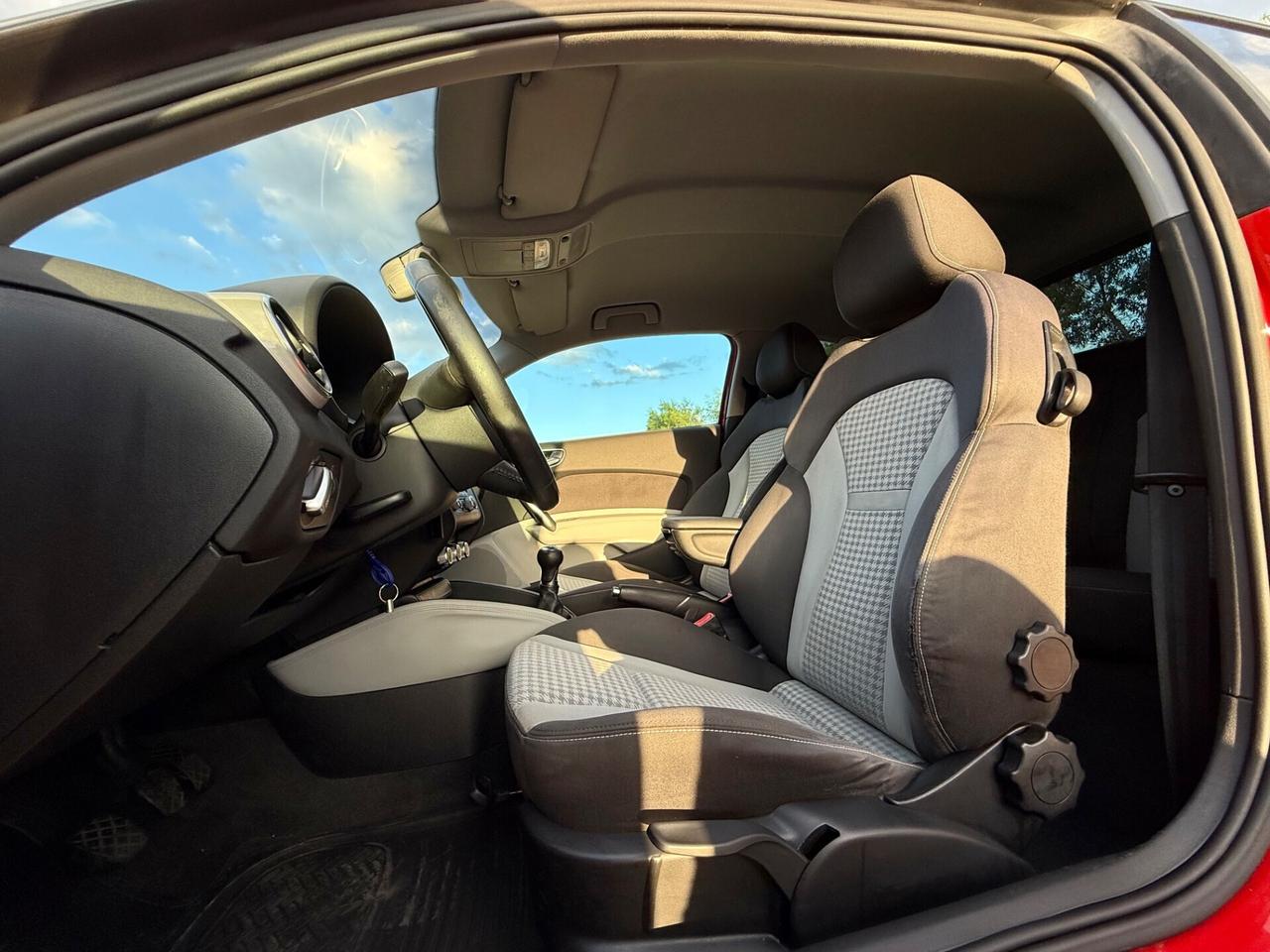 Audi A1 1.6 TDI 105 CV S LINE