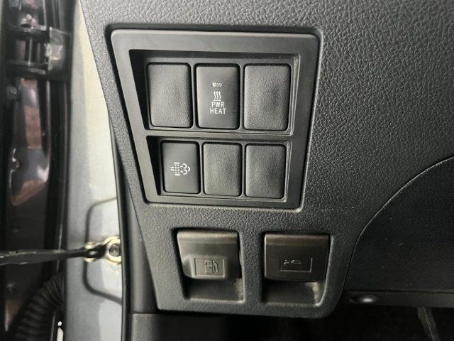 TOYOTA Hilux 2.4 D-4D 4WD 4 porte Double Cab Executive