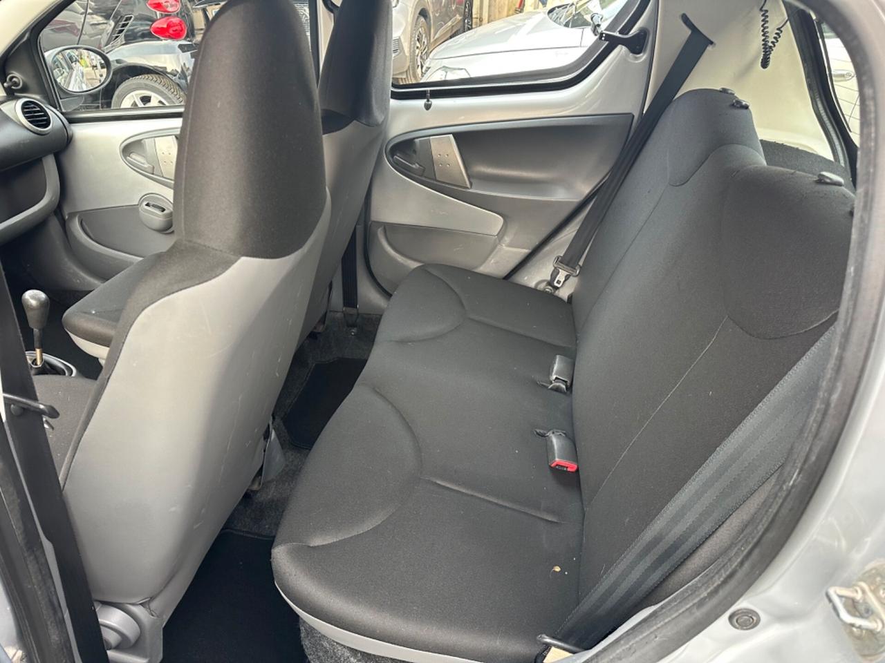 Toyota Aygo 1.0 12V VVT-i 5 porte Sol