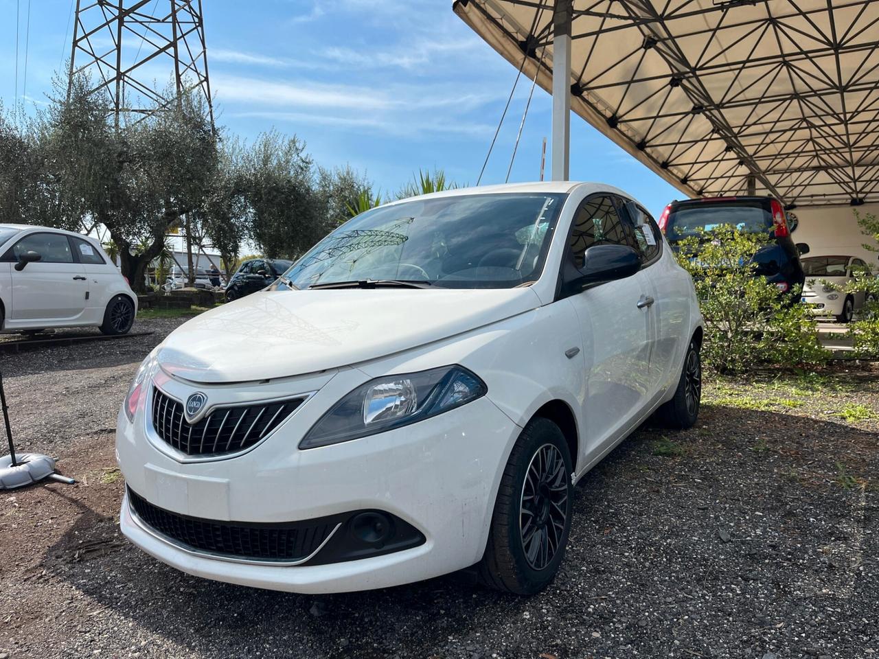 Lancia Ypsilon 1.0 FireFly 5 porte S&S Hybrid Platino