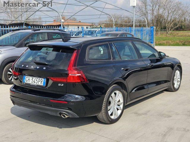 VOLVO V60 V60 2.0 b3 Momentum N1 auto 7m - GH345PR