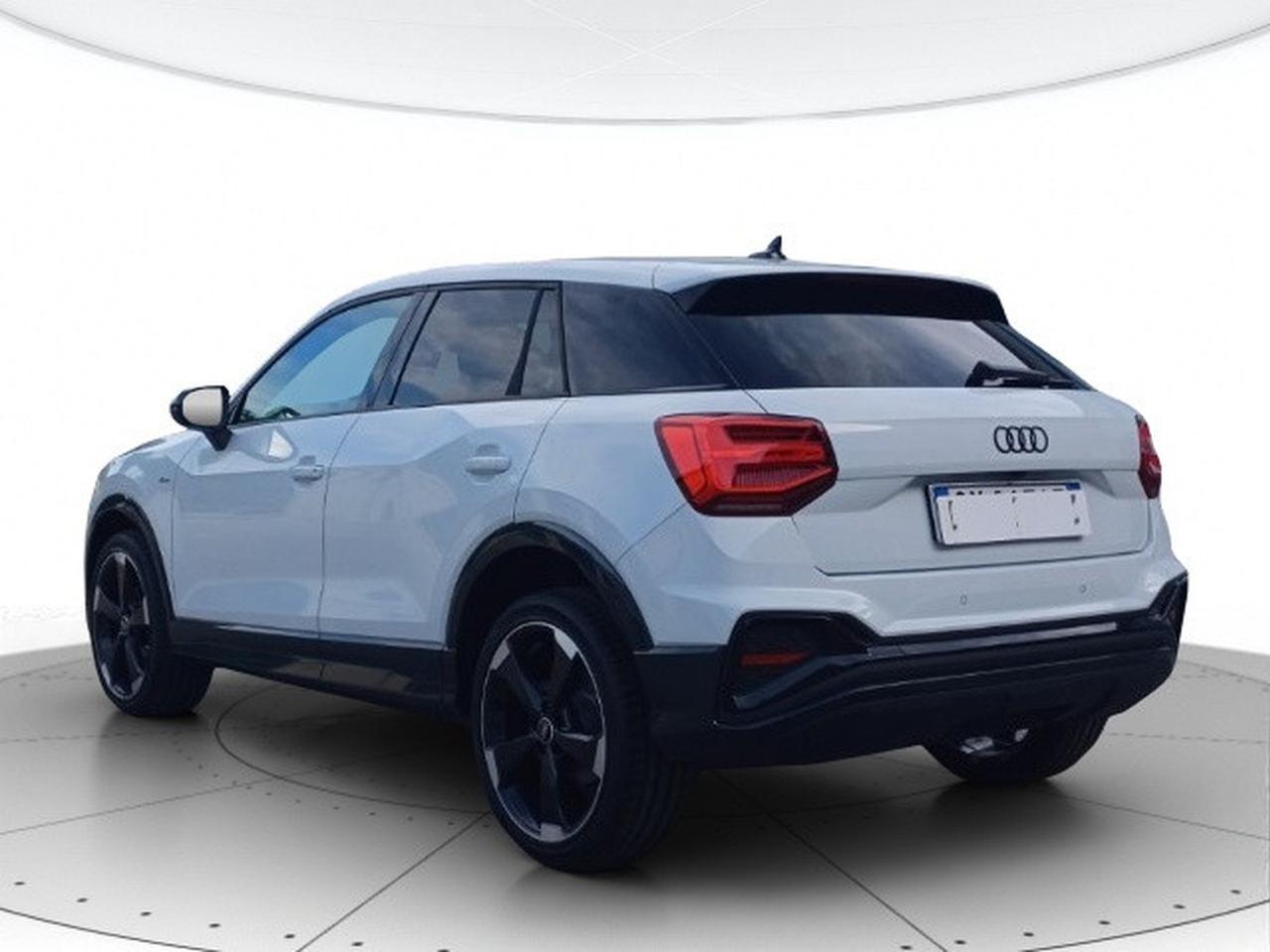 Audi Q2 30 2.0 tdi identity black
