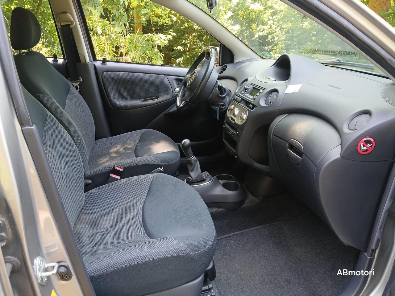 Toyota Yaris 1.0i 16V cat 3 porte Sol