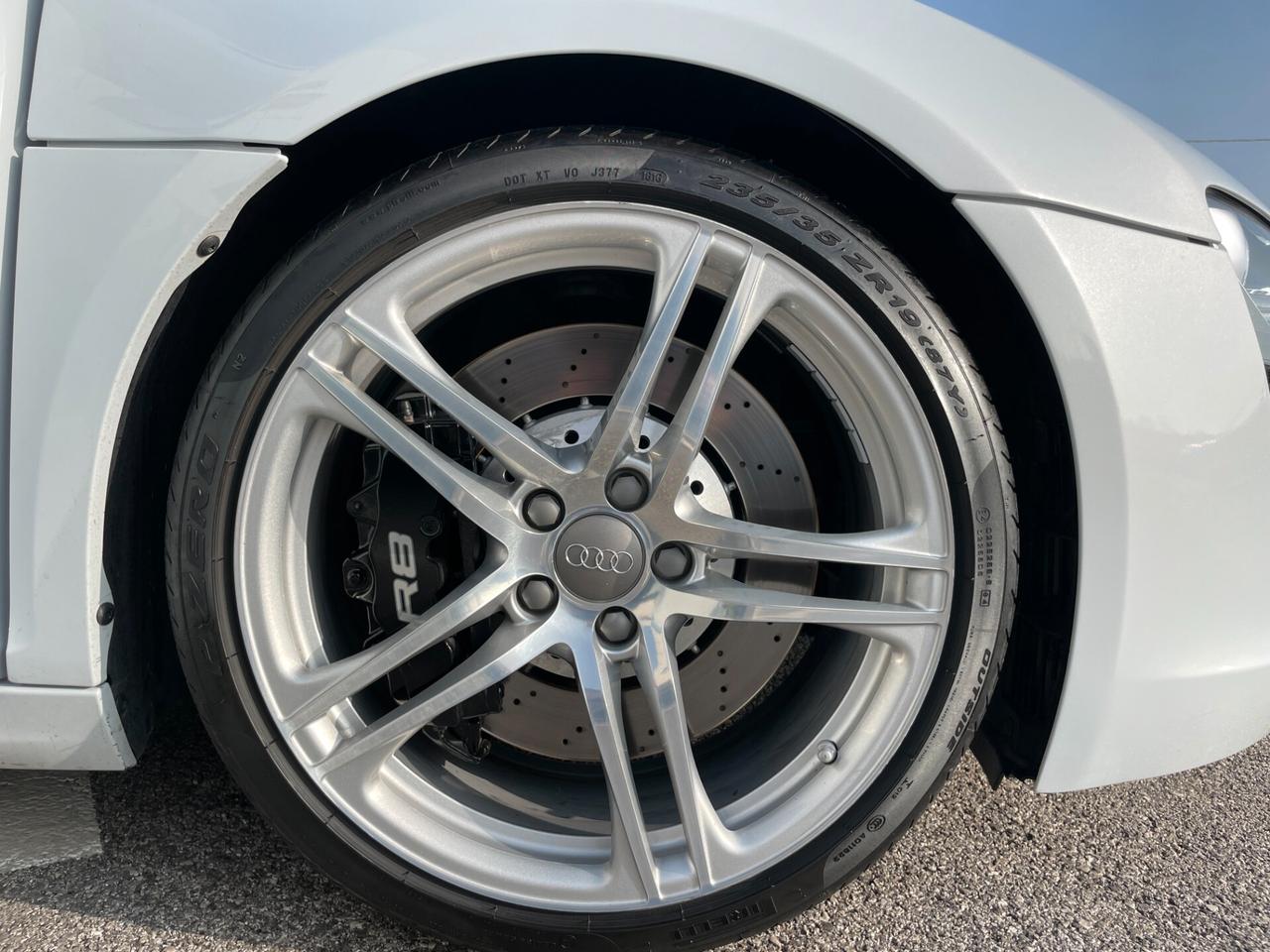 Audi R8 4.2 V8 FSI quattro