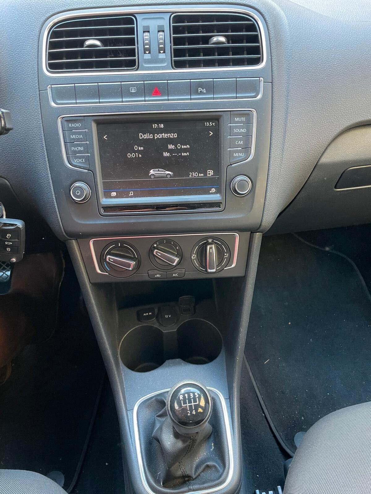 Volkswagen Polo V 2014 5p 1.4 tdi Comfortline 75cv