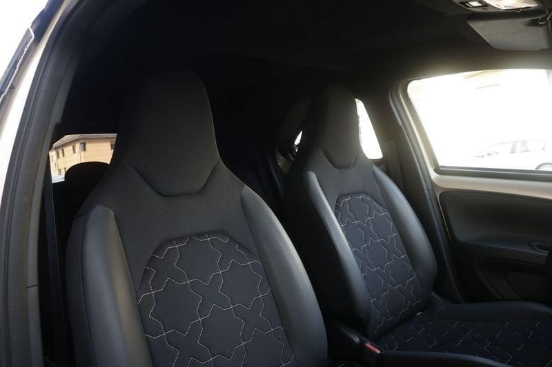 Toyota Aygo X Toyota Aygo X 1.0B (72 CV) Active 53KW ANNO 2023