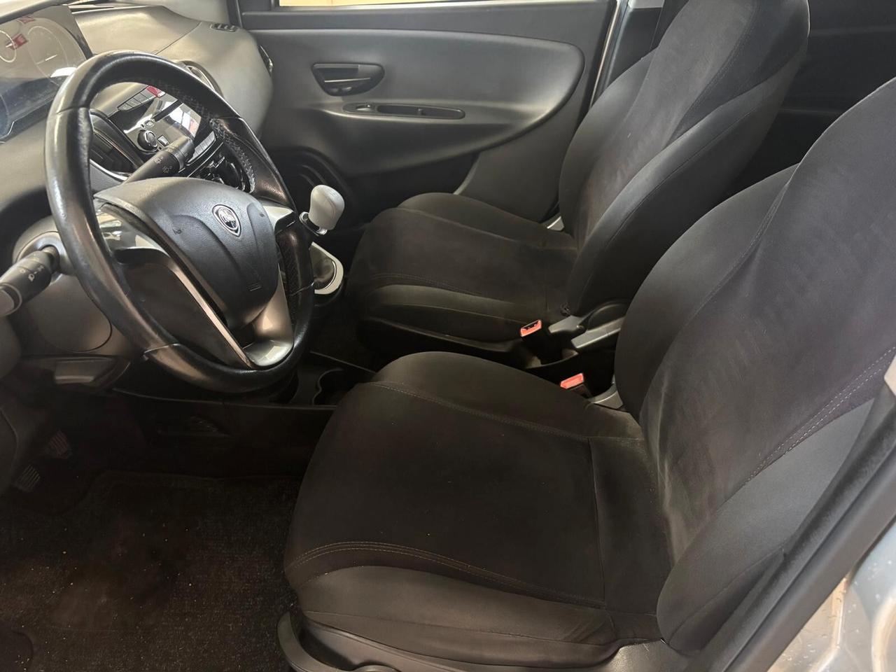 LANCIA YPSILON ANNO 2013 bz 1.2 ADATTA NEOPATENTATI KM 209 mila