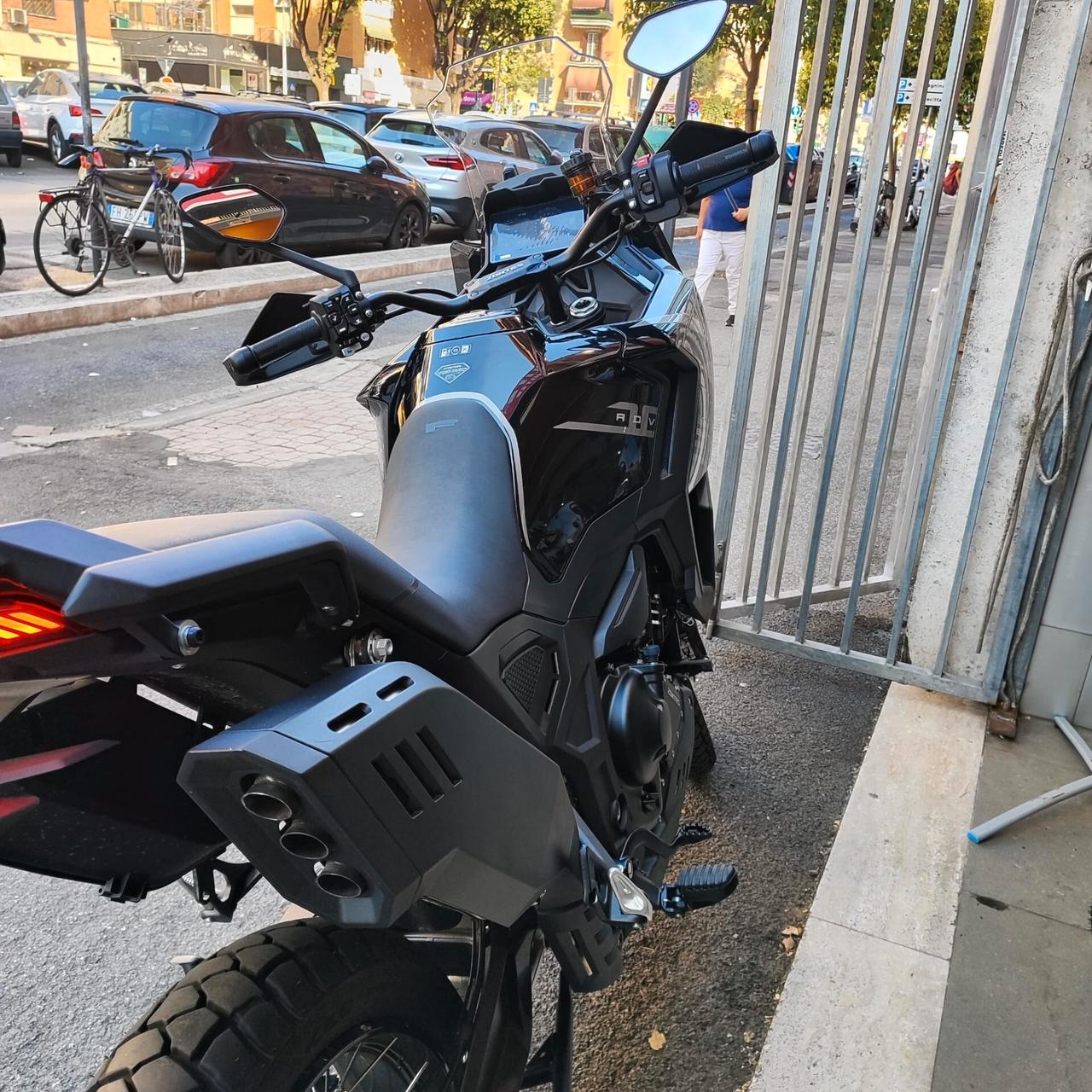 Zontes 703F 2025 – 8.500 km – 95 CV – Pari al nuovo